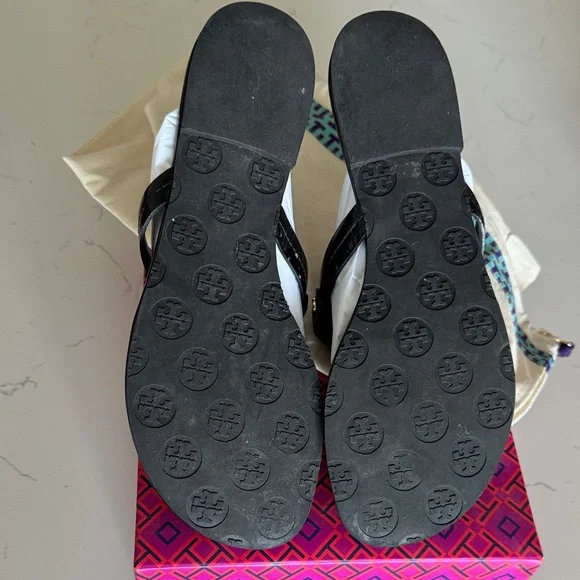 Tory Burch Miller Black Patent sandals 9 - Picture 4 of 5